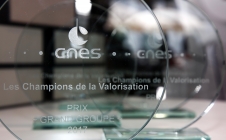 Signature CNES / AFD entre Jean-Yves LE GALL et Rémy RIOUX, Directeur de l’Agence Française du Développement